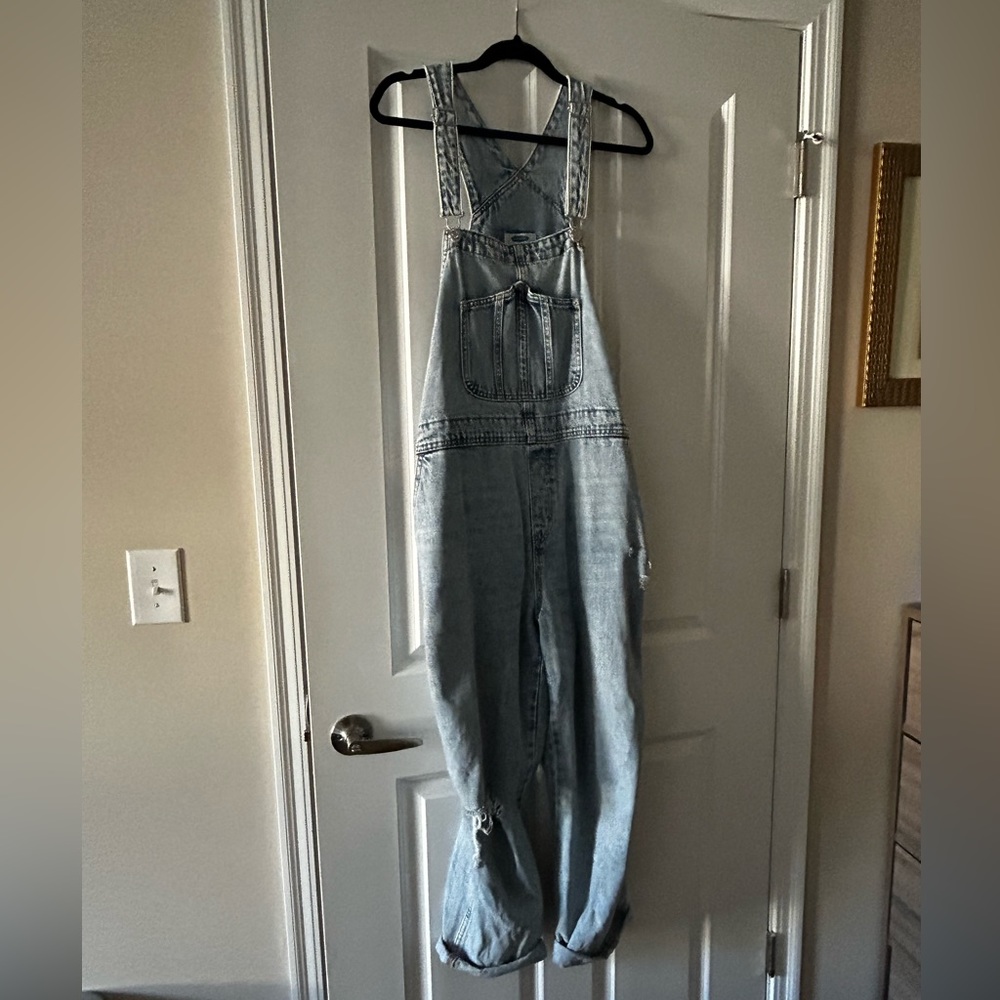 Distressed Old Navy Overalls 🌻